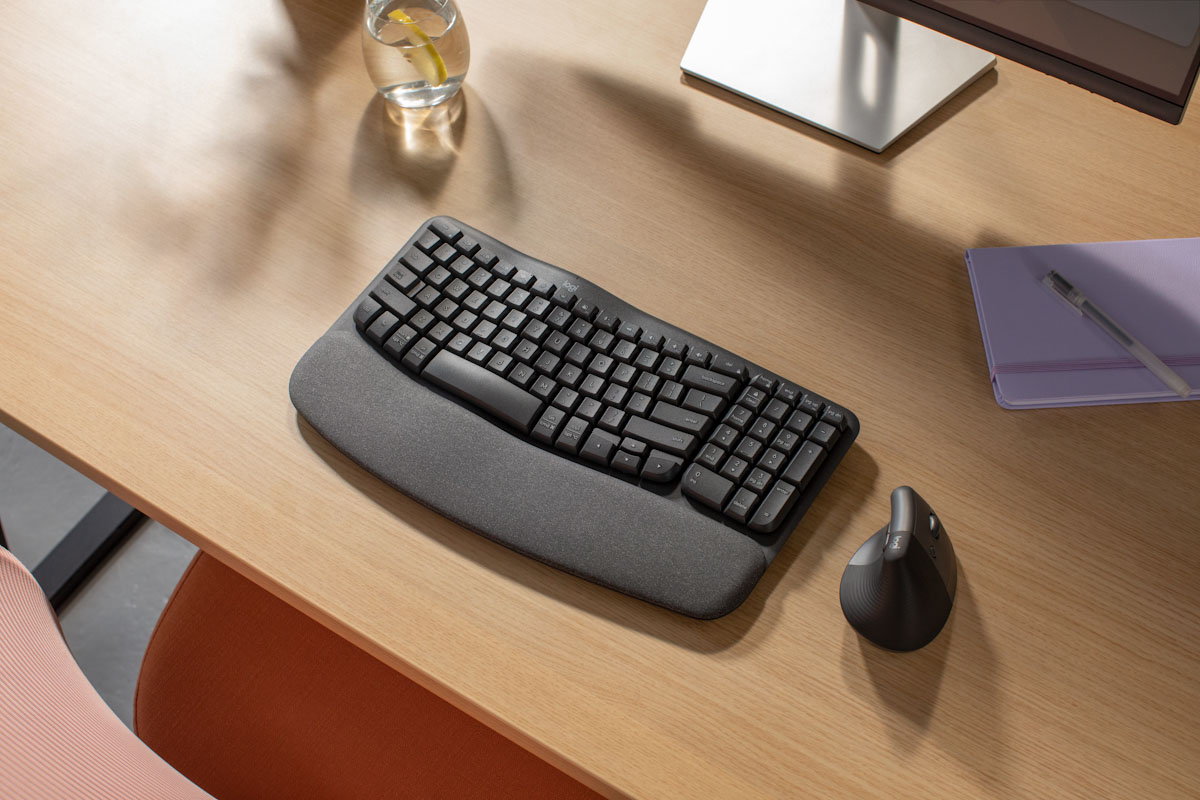 logitech Wave Keys 人體工學鍵盤 企業版，獨特波浪設計增加手腕支撐，有效減少手部壓力，提供更舒適的工作體驗