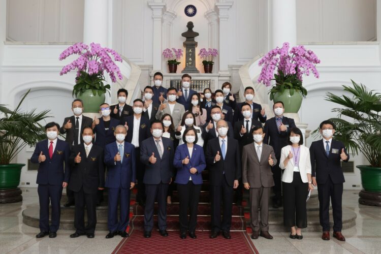 Moverse母公司榮獲金舶獎，這款NFT總統也有！