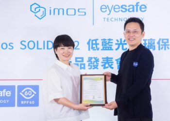 1200 Imos創辦人 郭信宏(右) 與 Bureau Veritas 台灣總經理 黃姿綿(左)授證合影