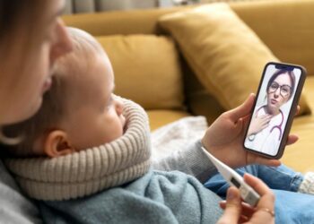 1200 mom taking care her child teleconsulting with doctor