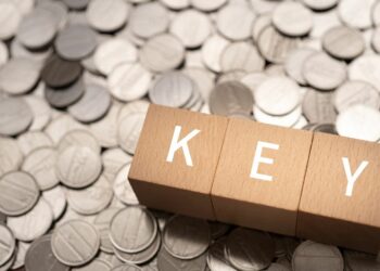 1200 wooden blocks with key text concept coins