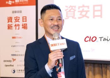 1200 叡揚資訊資深產品銷售經理鄭至承