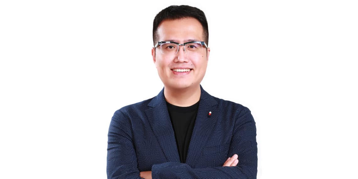 1200 潮網科技董事總經理駱呈義