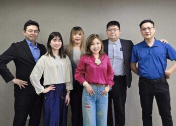 精誠軟體服務AI技術團隊運用GenAI x GPT技術開發「AIxGPT多軸轉型套件包」應用方案。