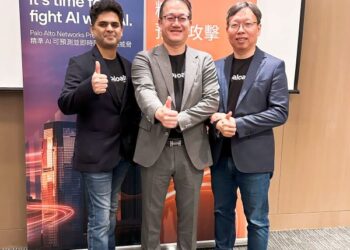 Palo Alto Networks 台灣區總經理 尤惠生 (圖中) Palo Alto Networks日本及亞太區策略及網路安全顧問 Vishal Lanjekar(圖左) Palo Alto Networks台灣技術總監 蕭松瀛 (圖右)