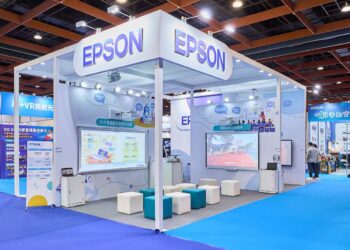 Epson於2024台灣教育科技展，展示先進的智慧教育視覺方案，包括互動投影、投影機管理與元宇宙學習。