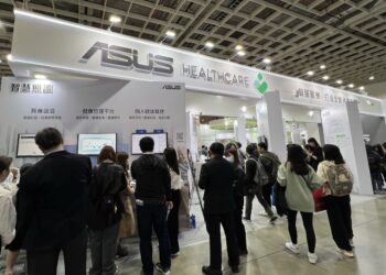 華碩於2024醫療科技展展示最新智慧照護解決方案