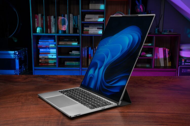 Lenovo ThinkBook AI Flip 概念筆電展現 AI 驅動的混合辦公新紀元，為未來工作方式帶來更多靈活性與智慧化選項