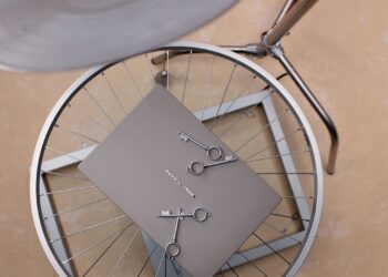 ASUS Zenbook A14採用高科技陶瓷鋁合金製成，陶瓷般溫潤觸感，最輕899克起