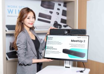 Logitech MeetUp 2 專為 6 人以下小型會議室設計，搭配 5 公尺 USB 延長線，支援 BYOD 隨插即用，一條線即連接投影與視訊，一台筆電輕鬆啟動會議。