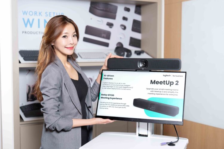 Logitech MeetUp 2 專為 6 人以下小型會議室設計，搭配 5 公尺 USB 延長線，支援 BYOD 隨插即用，一條線即連接投影與視訊，一台筆電輕鬆啟動會議。