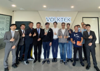 定揚科技與NTT DATA團隊於專案啟動會議合影