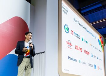 Google Cloud台灣總經理陳愷新於Google Cloud Summit Taipei現場介紹漸強實驗室入列Google Cloud合作夥伴