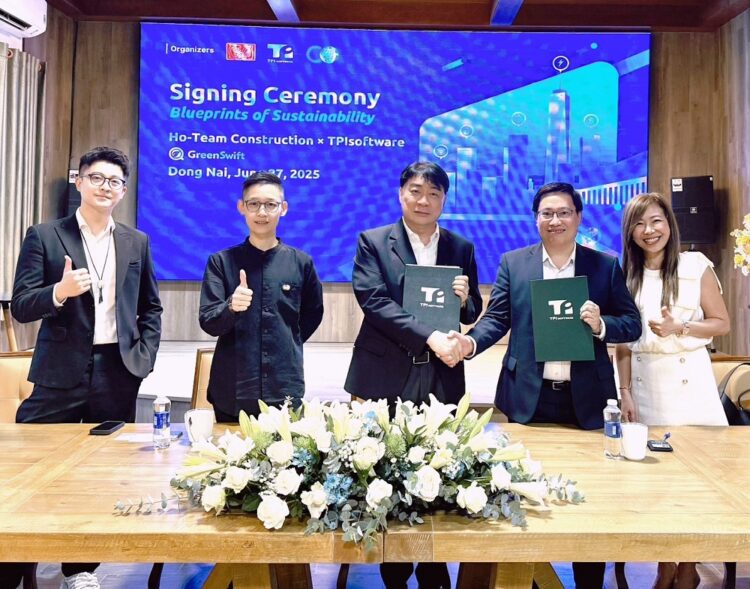 昕力資訊與和鼎隆於越南同奈簽約合影