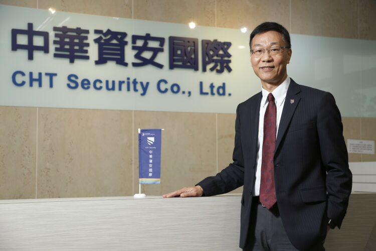 ◤中華資安國際總經理洪進福指出，中華資安國際運用「AI對抗AI」戰略，將人工智慧技術融入 SOC 監控、資安眼等服務，為企業打造堅實的智慧資安防線。