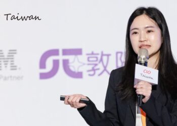 IBM watsonx 助企業從 GenAI 洞察到自動化流程