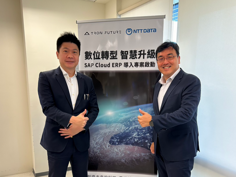 創未來科技與NTT DATA領導團隊 (左/ 創未來科技董事長兼執行長王毓駒;右/NTT DATA台灣總經理謝禎國)