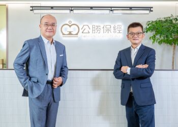 ◤ 公勝保經資訊資訊長 楊振和(左)、精誠資訊副總經理 張皇裕(右)