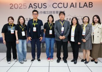 雙方簽約合影:左起為華碩莊惠華業務經理、藍一依行銷經理、輝達香港控股台灣分公司邾亦為資深協理、華碩聯合科技開放平台暨AIoT事業部江尹涵事業總經理、文化大學王子奇校長、王淑音副校長、楊馥如教務長及李亦君學務長。