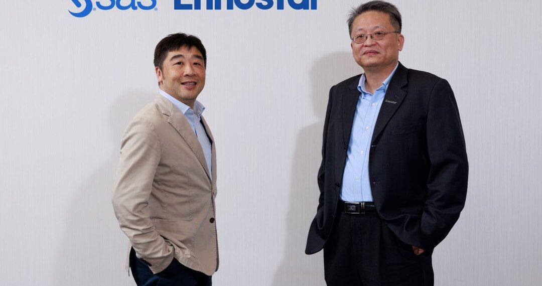 ◤ SAS 臺灣區總經理龔律安 ( 左 )，富采資訊長趙紘慶 ( 右 )