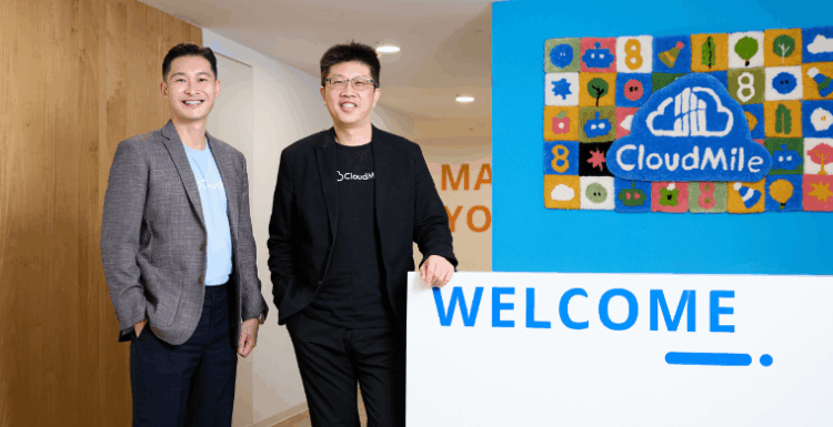 右為 CloudMile 萬里雲集團創辦人暨董事長劉永信、左為東南亞區域總經理 Jeremy Heng