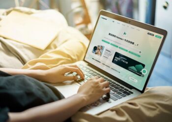 HOMEE AI旗下平台「homee好家」預計在第二季進一步整合室內設計與家居電商，買方在線上賞屋過程中，可即時模擬裝修風格，並直接與專業室內設計師溝通、完成家具下訂。