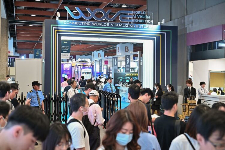 2026 全台最大 AI 展會 AI WAVE SHOW 參展倒數，延續上屆破 5 萬人次、200 家指標企業參展的亮眼成果，本屆展會聚焦 AI 關鍵技術與企業落地，目標打造亞太 AI 技術廊道。