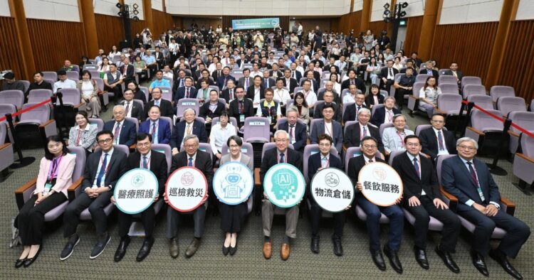 經濟部成立智慧機器人研發中心 聚焦醫療照護、物流倉儲、餐飲服務及巡檢救災
