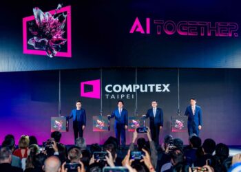 COMPUTEX 2026以「AI Together」為主題盛大揭幕，開幕儀式邀集重要產業領袖共同啟動展會，揭示AI創新、智慧運算與未來科技發展新篇章。