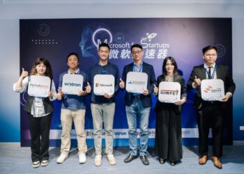 微軟加速器今年持續與中山大學產發中心、亞灣新創園合作，更特別攜手緯創加速器、遠傳加速器及 FinTechSpace，透過跨界合作串聯多元資源，進一步壯大新創生態圈。