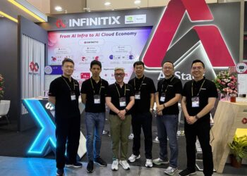 INFINITIX數位無限經營團隊(左起) 韓國總經理柯星旭、日本社長吳孝展、執行長陳文裕、商務長陳立昕、技術長李奇聰、營運長陳宗逸