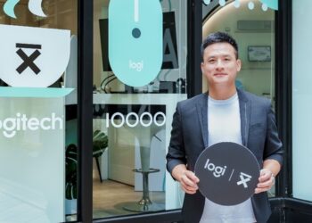 咖啡廳變行動工作站 Logitech 跨界聯名 Ten Thousand Coffee