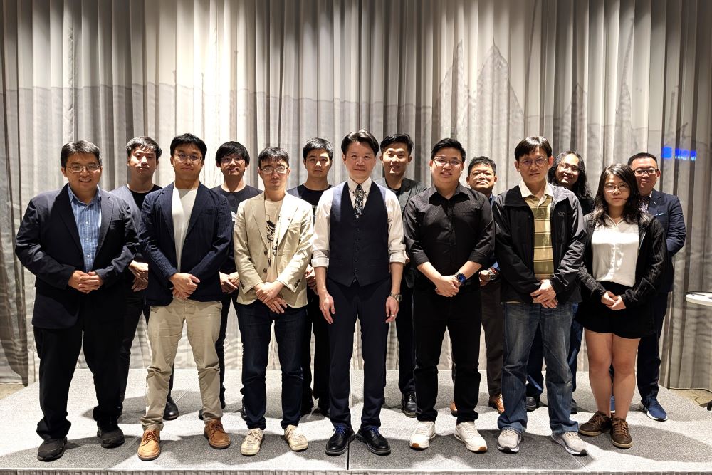 台灣駭客協會完整改選,由 Coupang 酷澎台灣暨日本資安長、同時也是協會創會理事的陳浩維接任理事長。