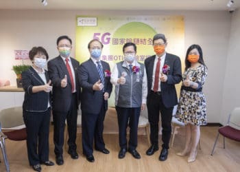 「推動亞洲．矽谷5g開放網路計畫」揭牌儀式_左起中華電信企客分公司吳麗秀總經理、亞洲&#8226_矽谷計畫執行中心李博榮行政長、中華電信謝繼茂董事長、國發會詹方冠處長、桃市府鄭文燦市長、耀登集團張玉斌董事長、亞洲&#8226_矽谷計畫執行中心闕河鳴人資長、中華電信行通分公司簡志誠總經理、耀睿科技徐靜儀副總經理