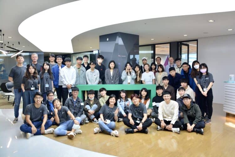 HPE通過展示世界級研發中心的工作環境、研發工作與流程，同時祭出多項福利制度，延攬臺灣頂尖優秀人才，助臺灣科技新血接軌國際。