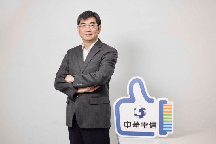 ◤ 中華電信企業客戶分公司行動產品處處長李俊煌表示,與建東精工合作,消防機器人透過中華電信行動即時影像服務, 可大幅提升救災強度與安全性。