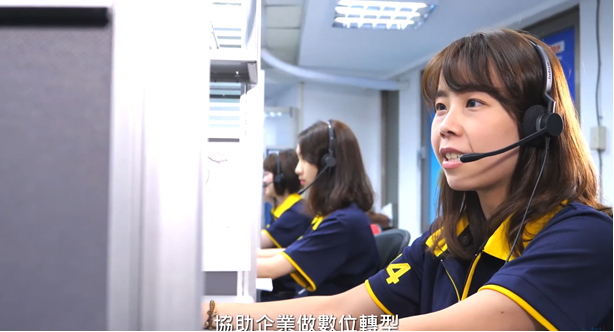 :大世科智能AI對話機器人ibo.ai，提供多元場域與業態客服實績應用商用案例。(大世科客服系統使用情境示意: 智能對話機器人轉真人)
