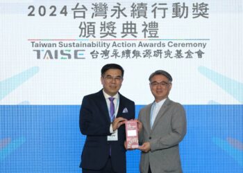 【圖1】精誠集團以科技力發展綠色科技，獲得2024第四屆tsaa台灣永續行動獎「sdg 9金獎」。