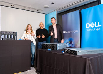 AI&ML與加速器優化運算總監Andrea Booker_（左）、PowerEdge、HPC與核心運算部門副總裁Rajesh Pohani（中）、PowerEdge資深總監David Schmidt（右）