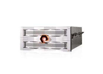 【圖說】pure storage發表革命性flashblades平台，採用最新分離式架構與彼此協同設計的軟、硬體來因應企業非結構化資料需求。02...