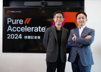 Pure Storage平台推出業界創新功能，助力客戶應對AI變革與勒索病毒威脅。圖為Pure Storage台灣區總經理周正平（右），Pure Storage大中華區技術總監何與暉（左）。