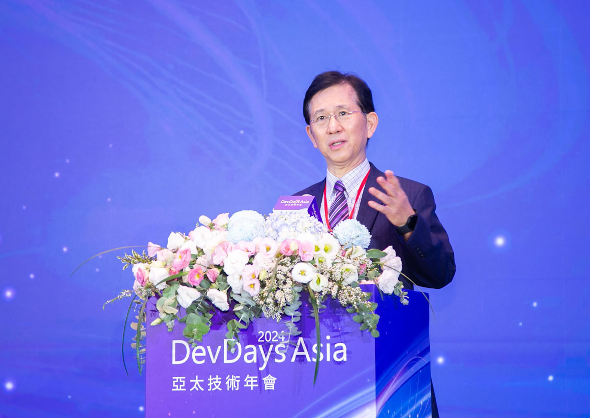 數位發展部部長黃彥男親臨現場支持並強調，近日已爭取國發基金百億元投資 AI 新創，需要微軟這樣的國際大廠持續支持，助力台灣新創躍升國際舞台，期待未來能繼續攜手微軟推動台灣數位經濟繁榮發展。