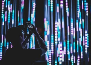 Lenovo-TruScale-提供企業簡單且彈性靈活的-IT-解決方案。