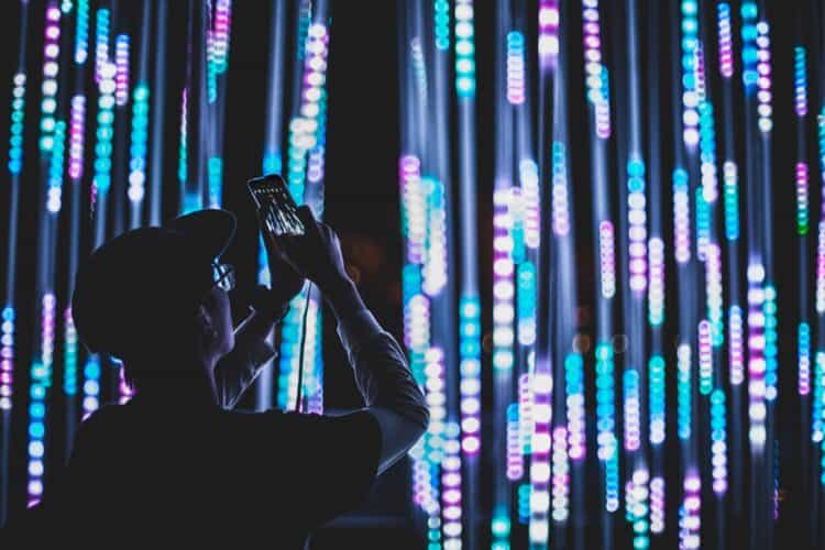 Lenovo-TruScale-提供企業簡單且彈性靈活的-IT-解決方案。