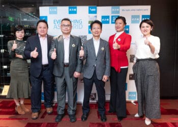 伊頓電氣台灣與日本區總經理宮鴻華及團隊合照