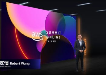 圖1 aws香港暨台灣總經理王定愷發表開幕致詞暨主題演講「逆境成長．aws 如何攜手產業菁英邁向成功」