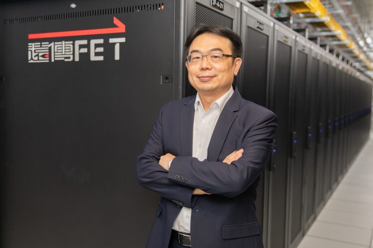 圖1：遠傳電信攜手施耐德電機打造低耗能、高效率且智慧的未來機房，實現智慧綠機房的轉型願景。（圖為：遠傳企業暨國際事業群資深經理楊金祥）