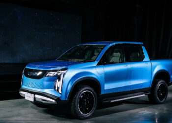 鴻海科技集團與 NVIDIA 合作開發自動駕駛電動車