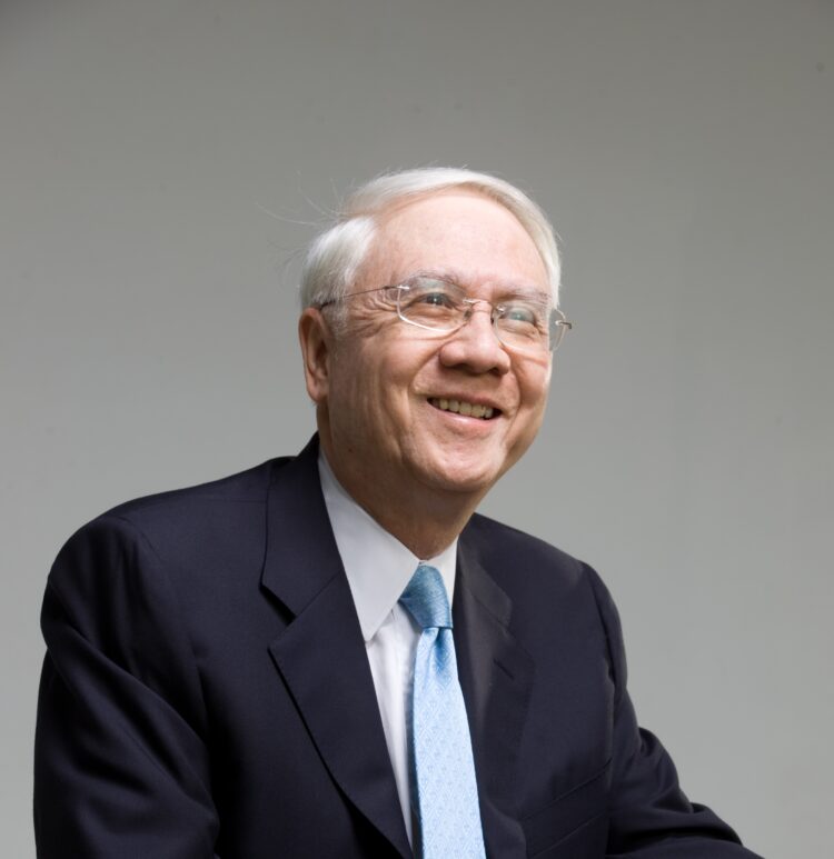 「聯電劉炯朗博士生獎學金」為半導體產業奠定基礎和競爭力