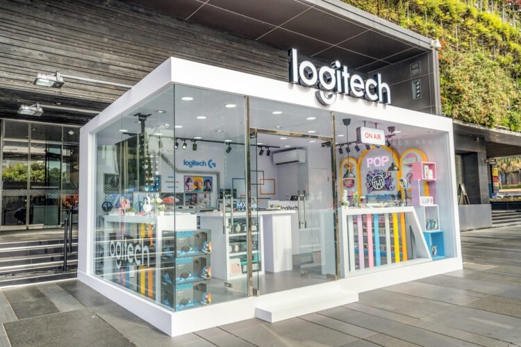 Logi Store台中勤美誠品綠園道1F戶外快閃店將絢爛繽紛的色彩帶入文青氣息滿滿的勤美誠品綠園道。